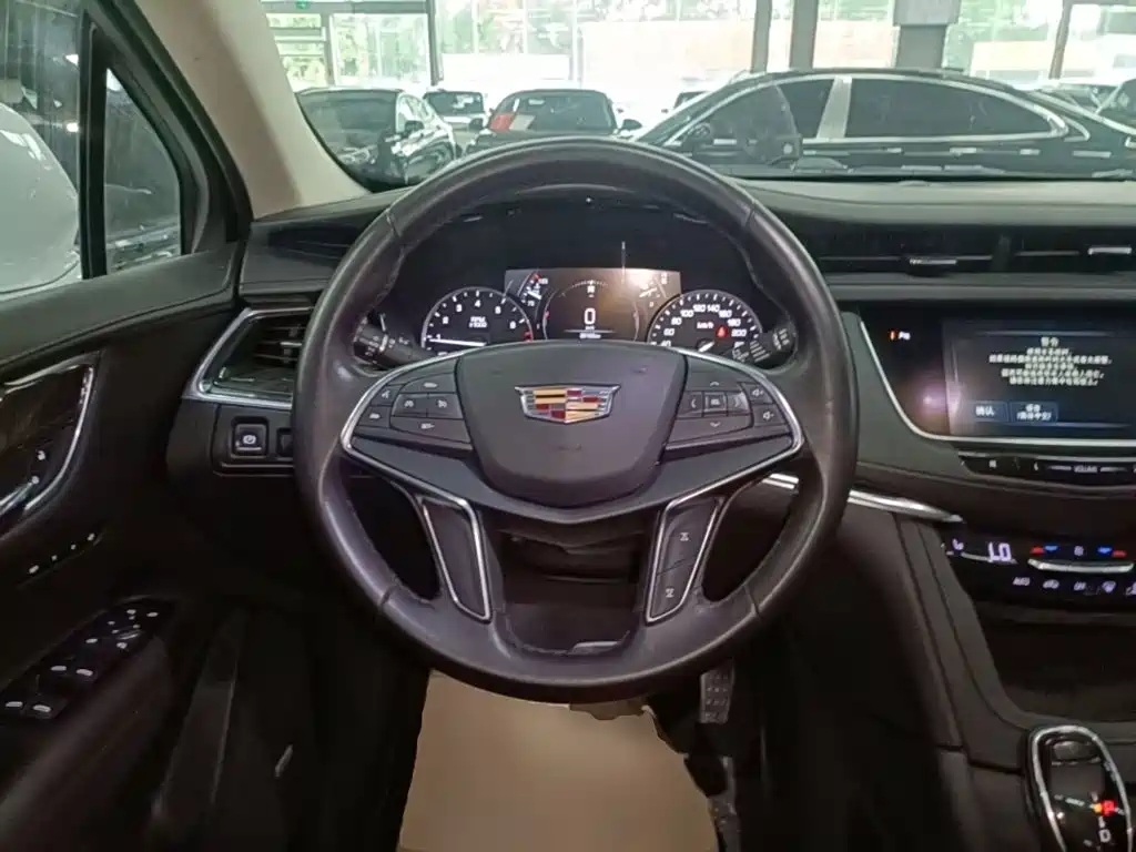 Cadillac XT5 2019 — фото 11