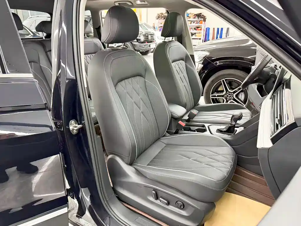 Volkswagen Tiguan L 2022 — фото 15