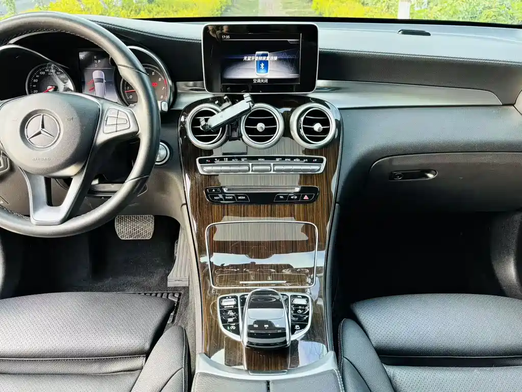 Mercedes-Benz GLC 2018 — фото 18