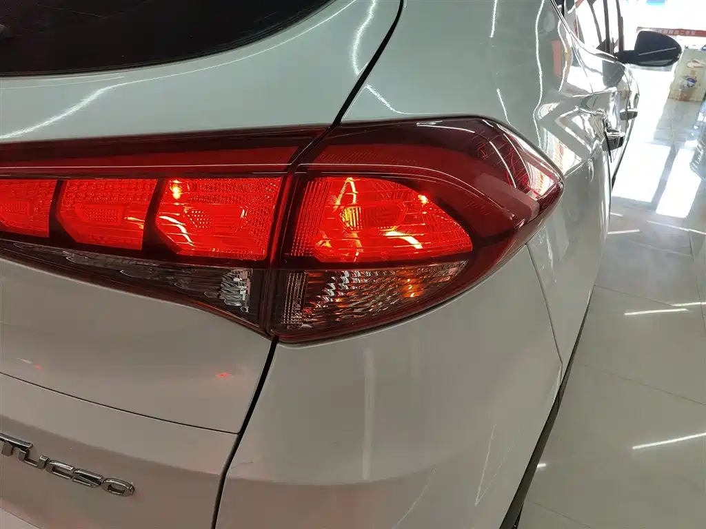 Hyundai Tucson 2016 — фото 8