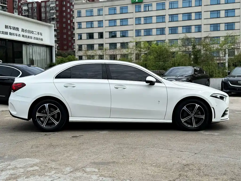 Mercedes-Benz A-Class 2023 — фото 7
