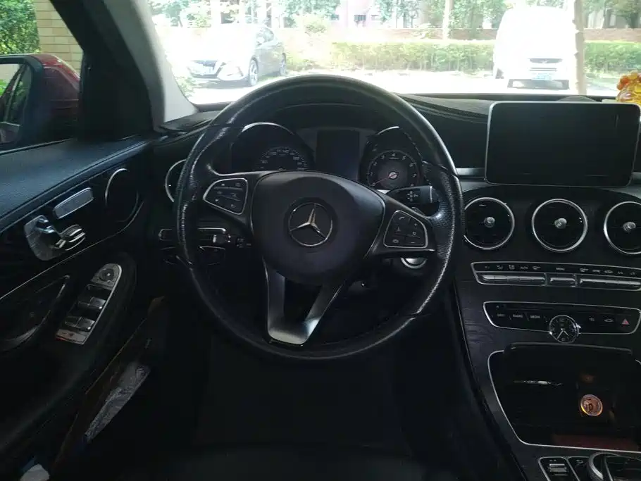 Mercedes-Benz C-Class 2019 — фото 15