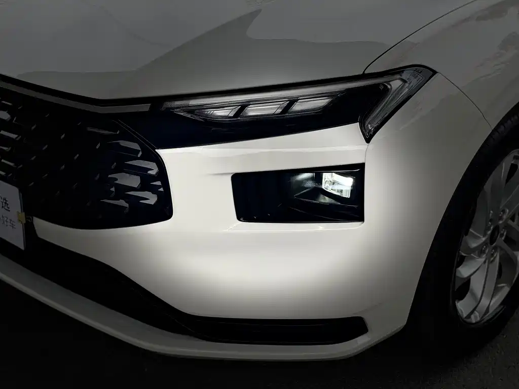 Ford Mondeo 2025 — фото 15