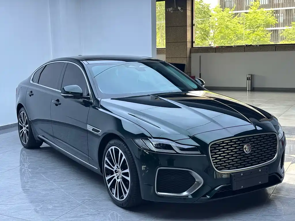 Jaguar XFL 2024 — фото 5