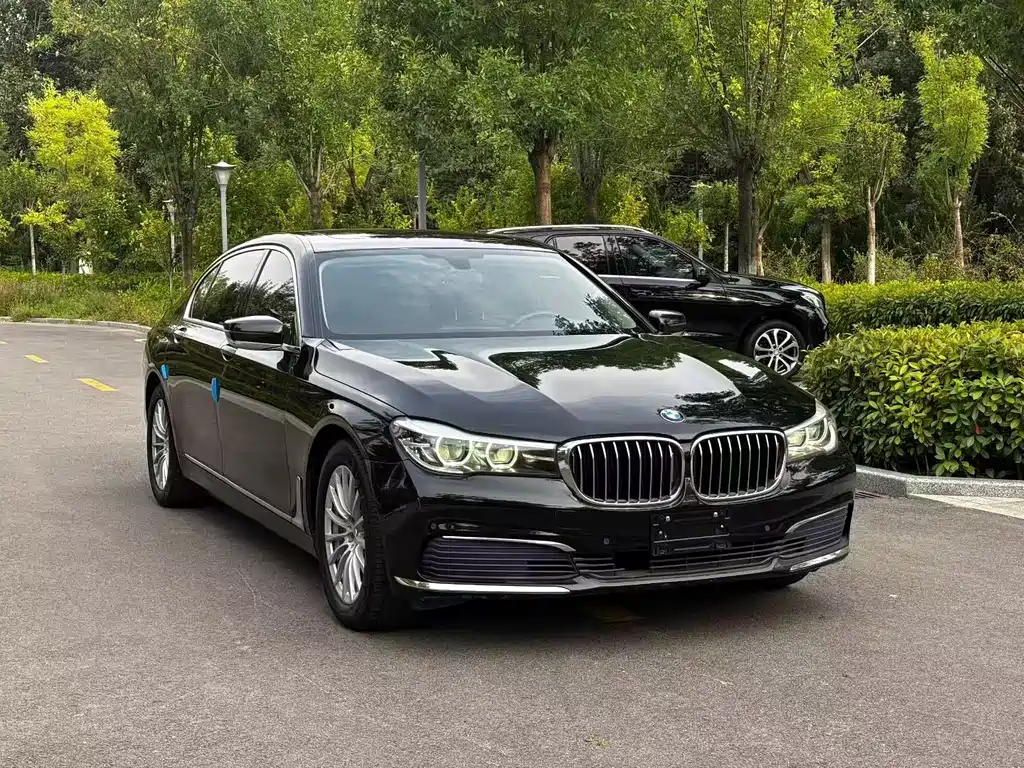 BMW 7 Series 2017 — фото 3