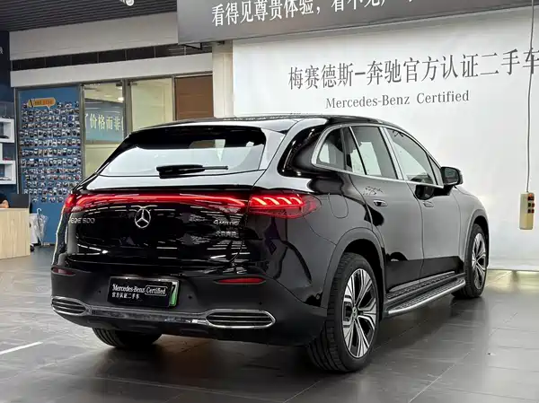 Mercedes-Benz EQE SUV 2025