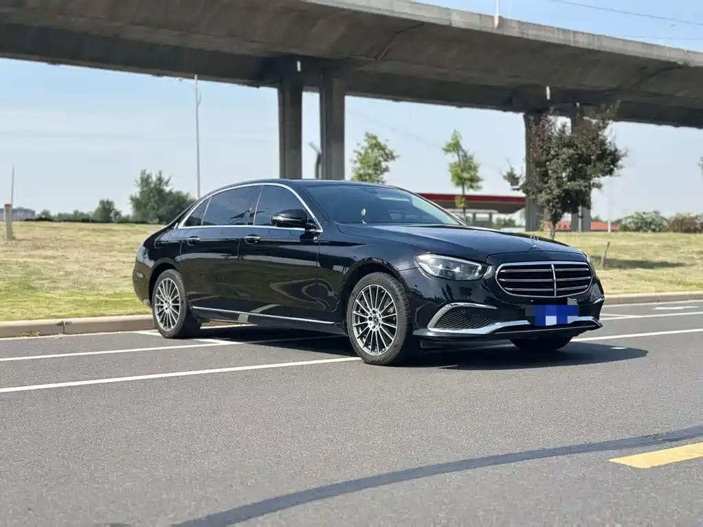Mercedes-Benz E-Class 2022