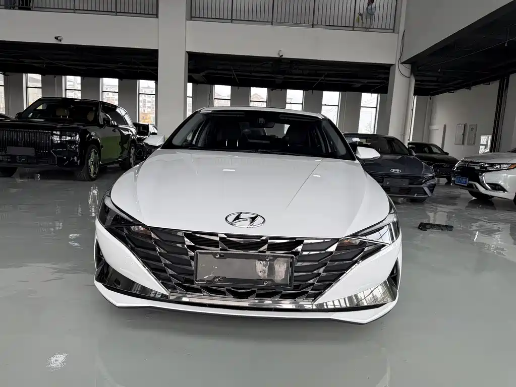 Hyundai Elantra 2022 — фото 2