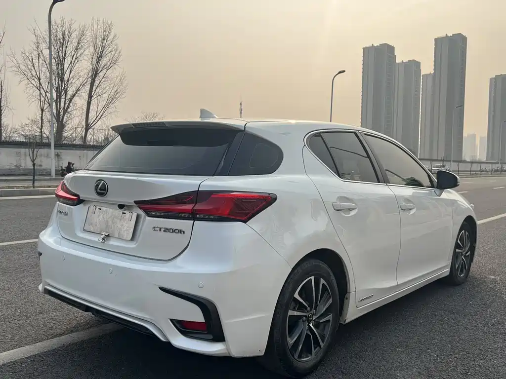 Lexus CT 2021 — фото 11