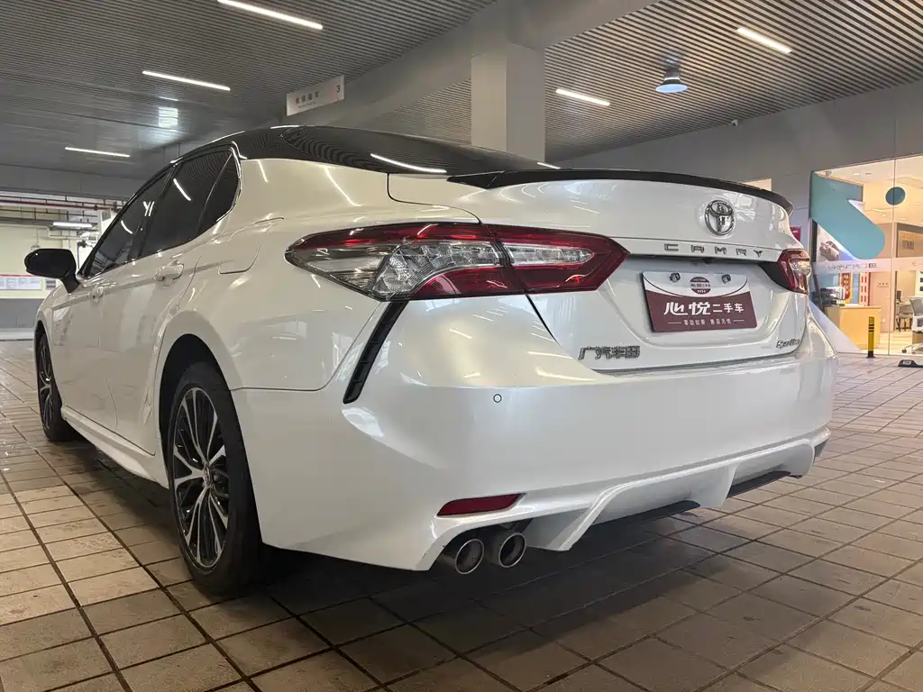 Toyota Camry 2021 — фото 14