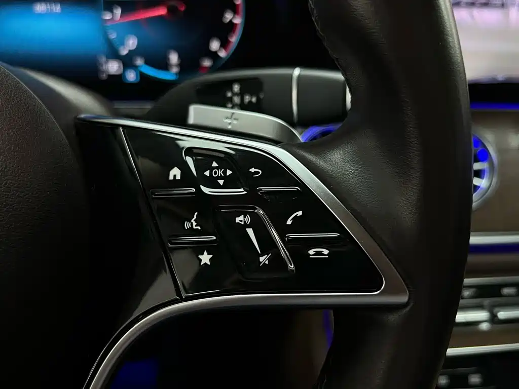 Mercedes-Benz E-Class 2021 — фото 24