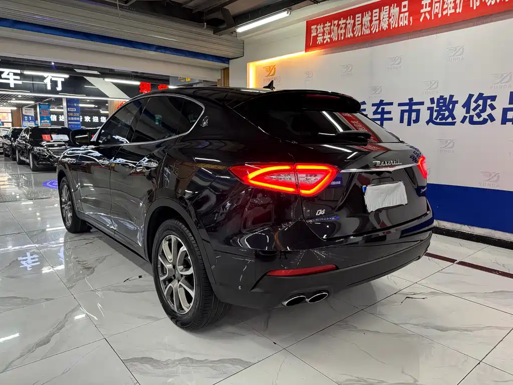 Maserati Levante 2018 — фото 10