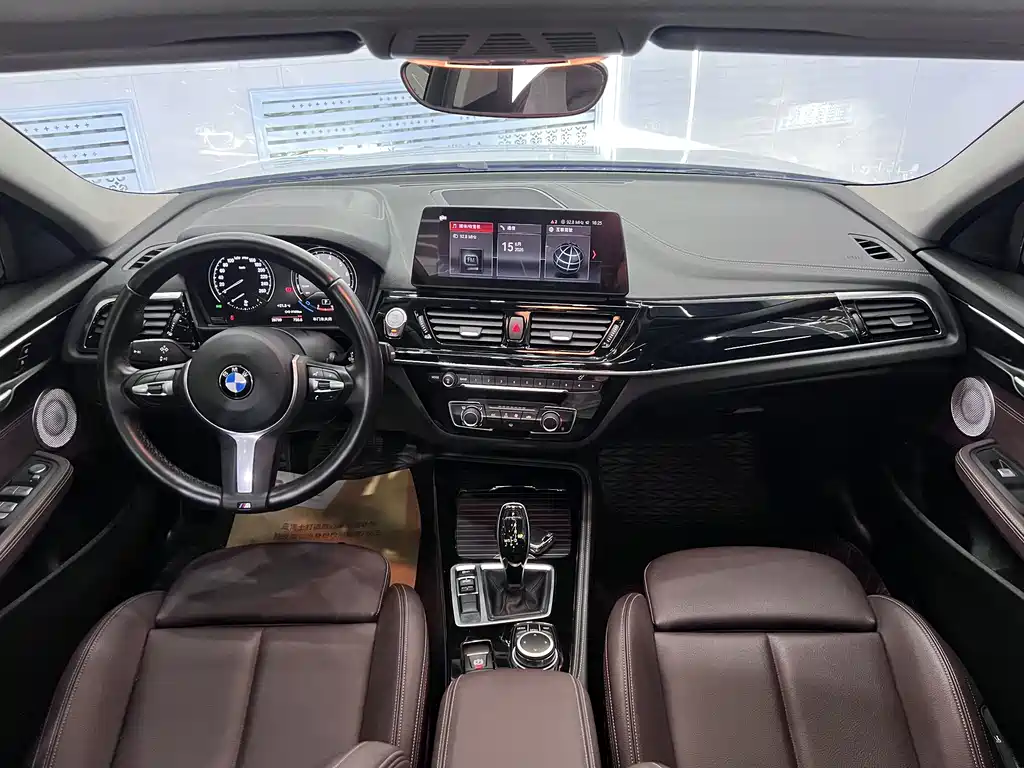 BMW 1 Series 2022 — фото 12