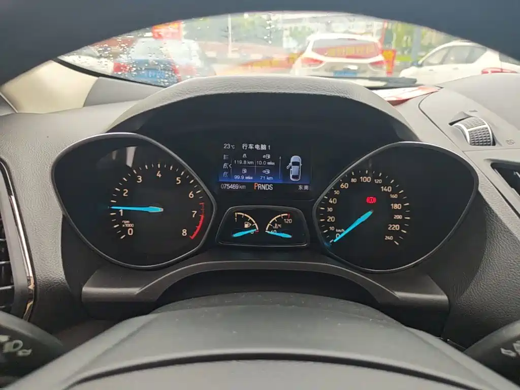 Ford Kuga 2017 — фото 12