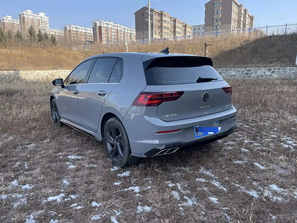 Volkswagen Golf 2024