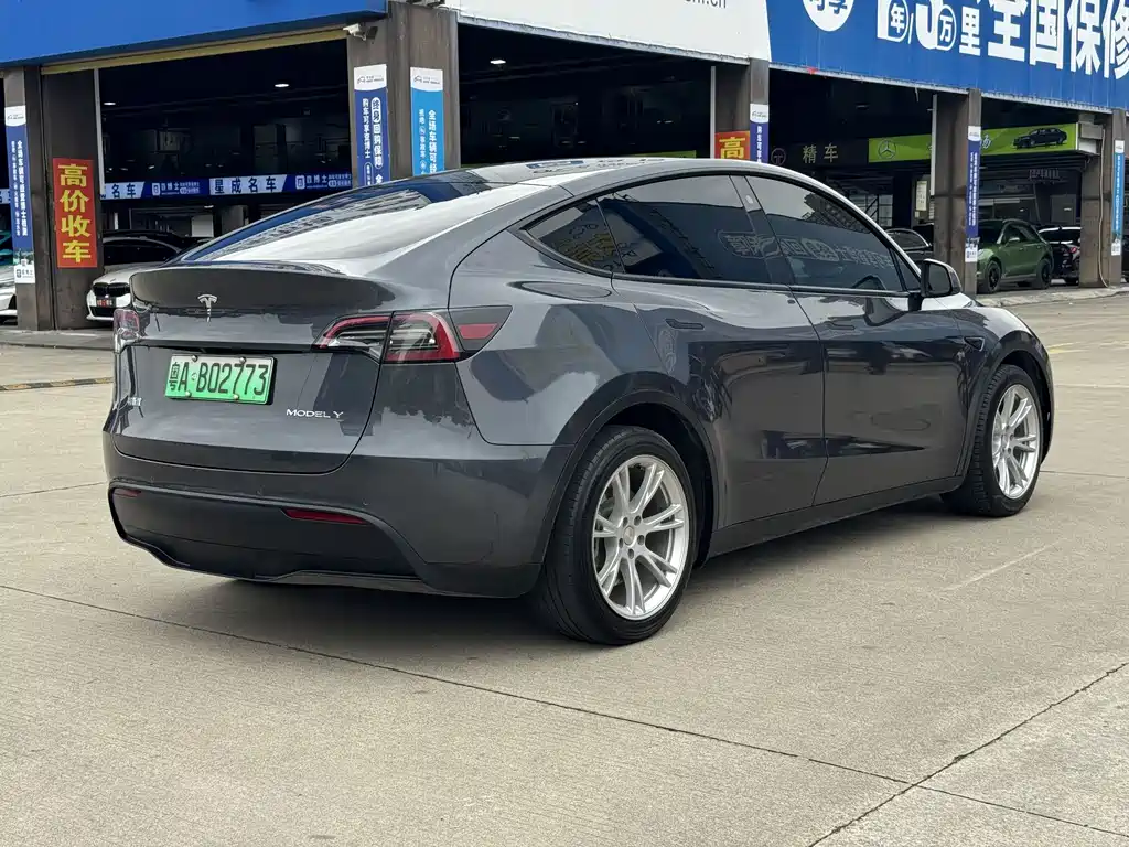 Tesla Model Y 2022 — фото 5