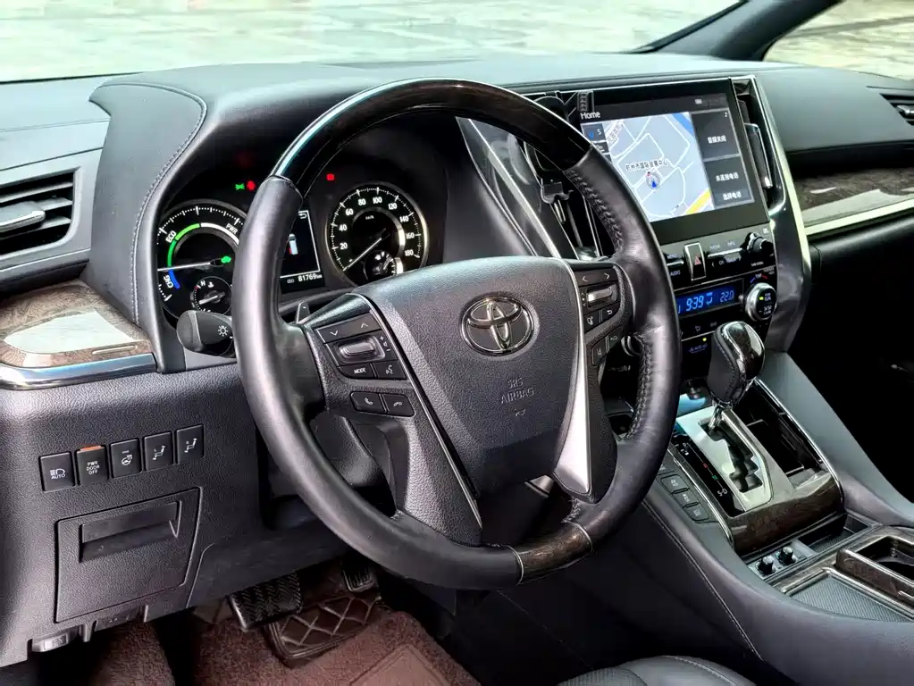 Toyota Alphard 2022 — фото 9