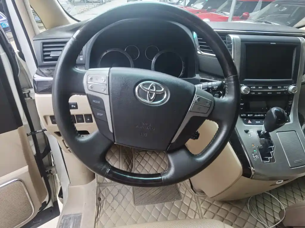 Toyota Alphard 2016 — фото 12