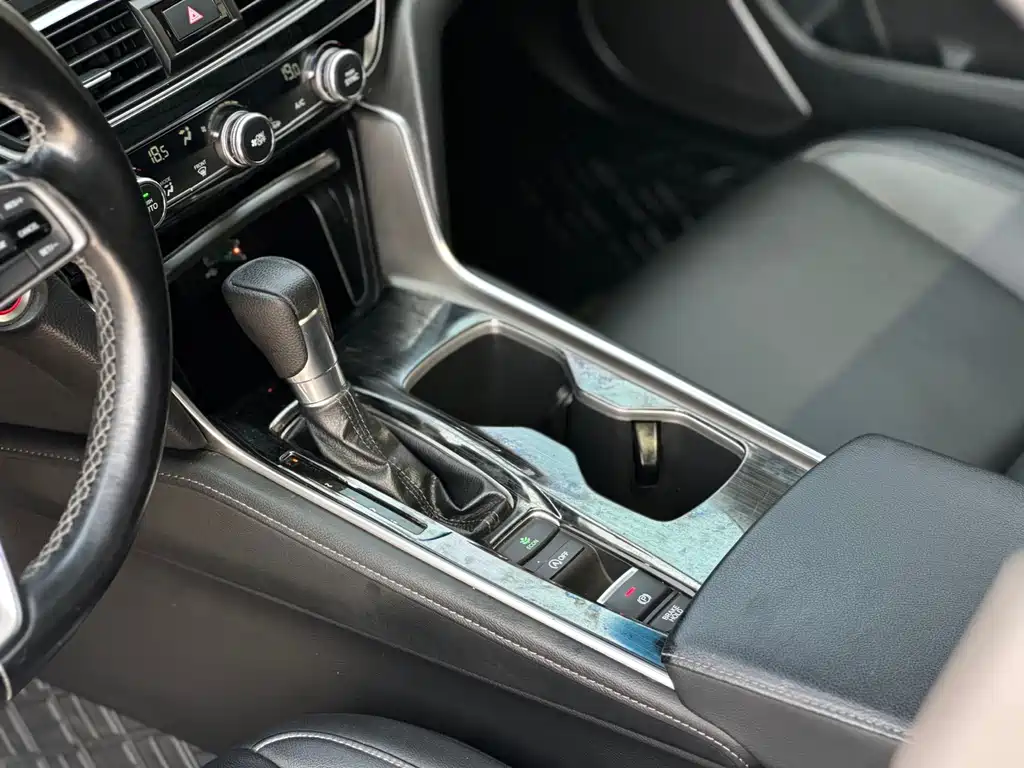Honda Accord 2020 — фото 13