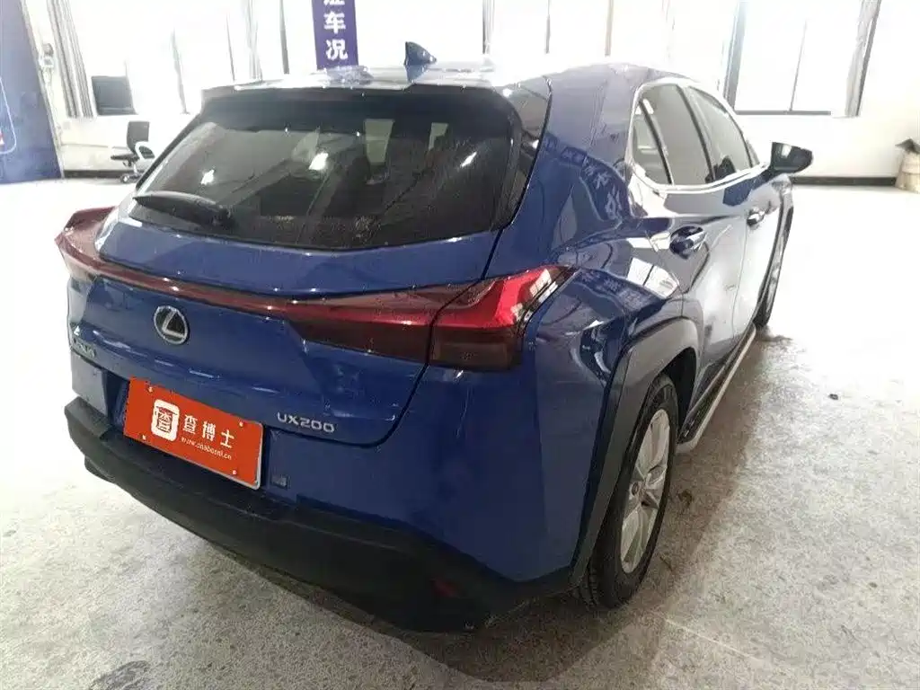 Lexus UX 2022 — фото 13