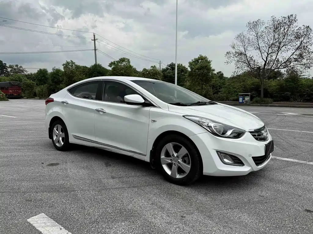 Hyundai Elantra Langdong 2013