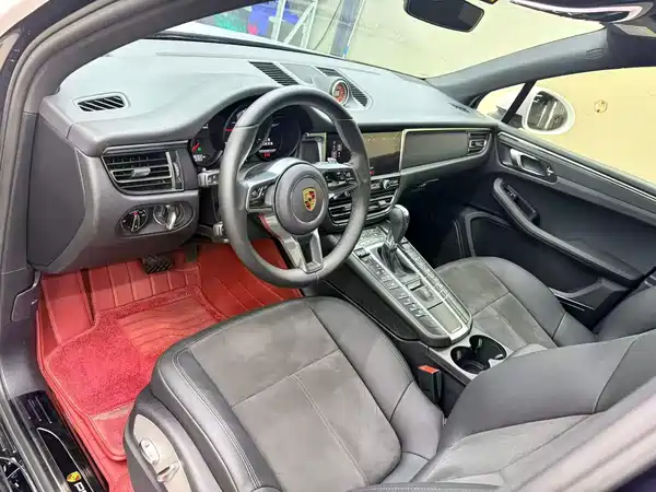 Porsche Macan 2021
