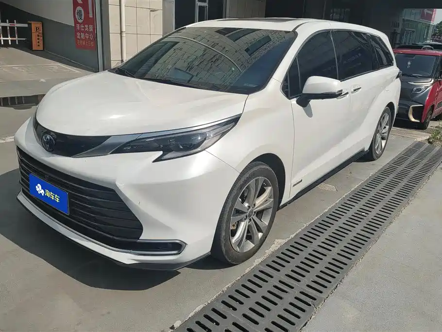 Toyota Sienna 2024