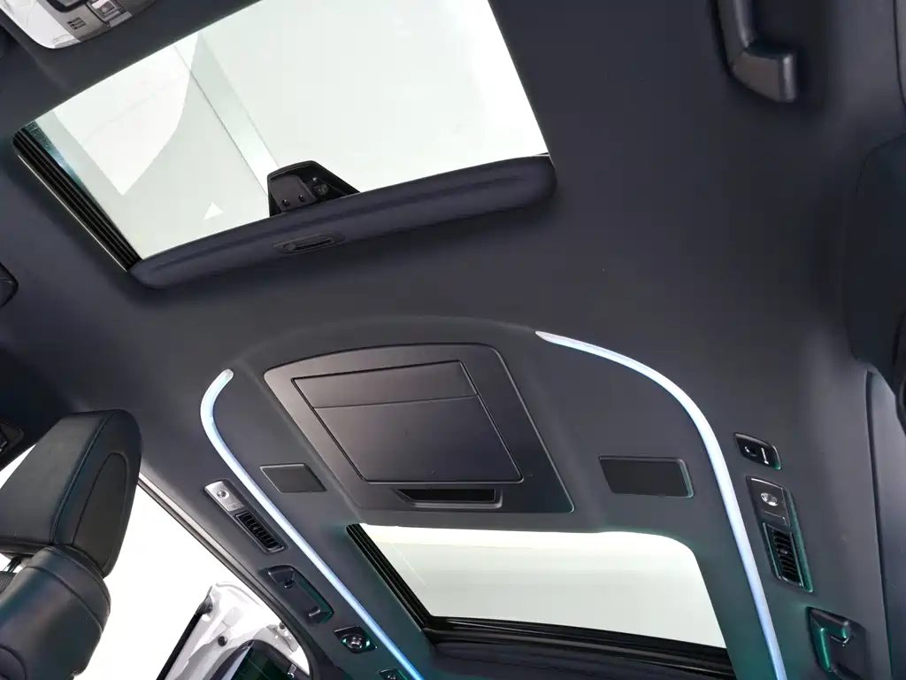 Toyota Alphard 2021 — фото 11