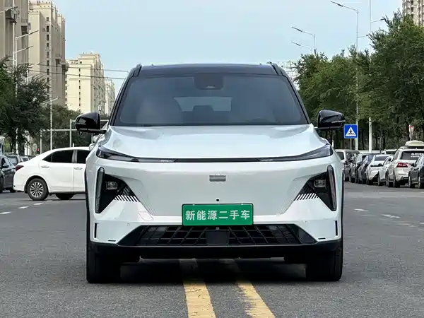 Geely Galaxy L7 2023