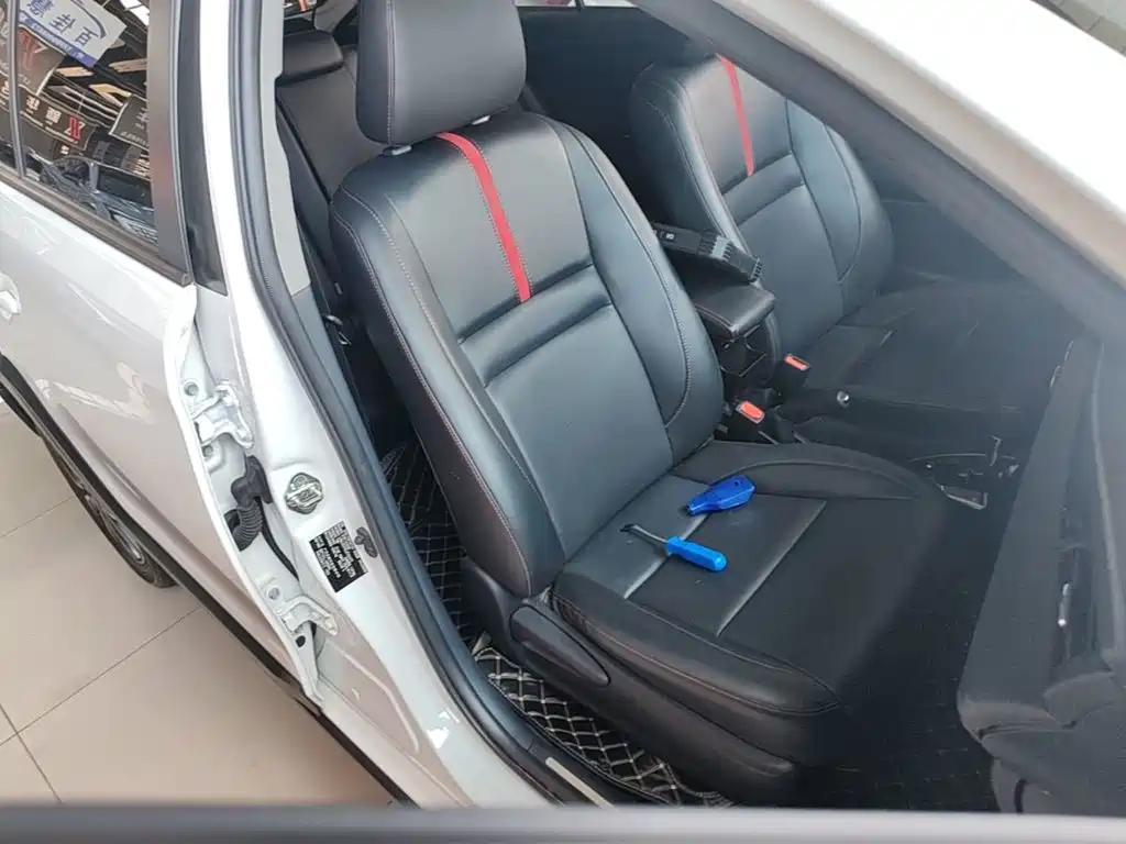 Toyota Yaris L 2020 — фото 25