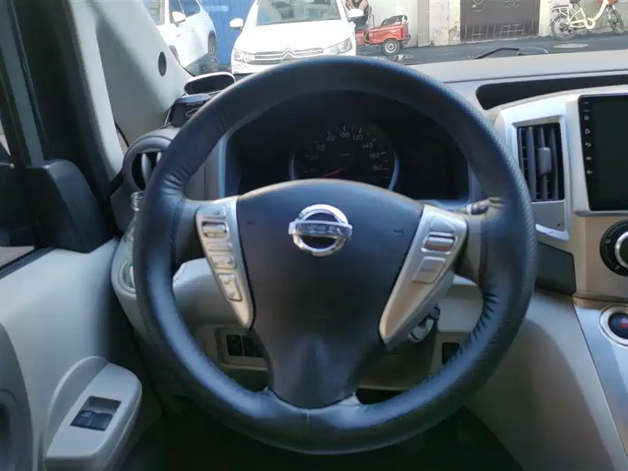 Nissan NV200 2018 — фото 15