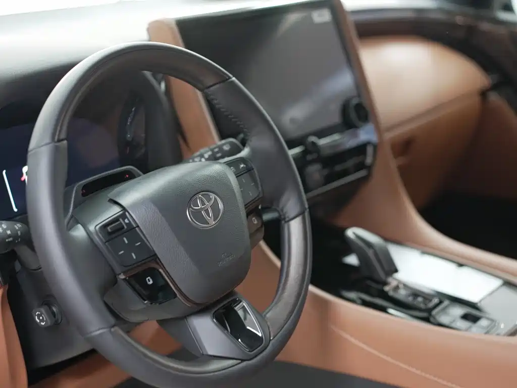Toyota Alphard — фото 6