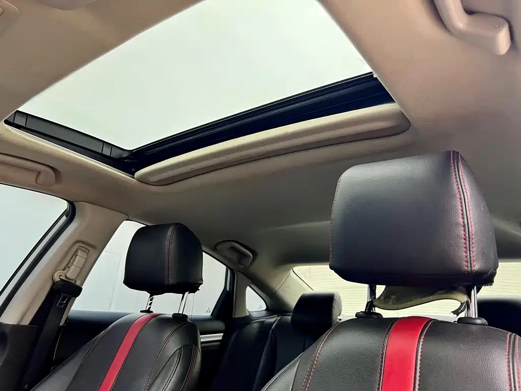 Honda Civic 2019 — фото 12