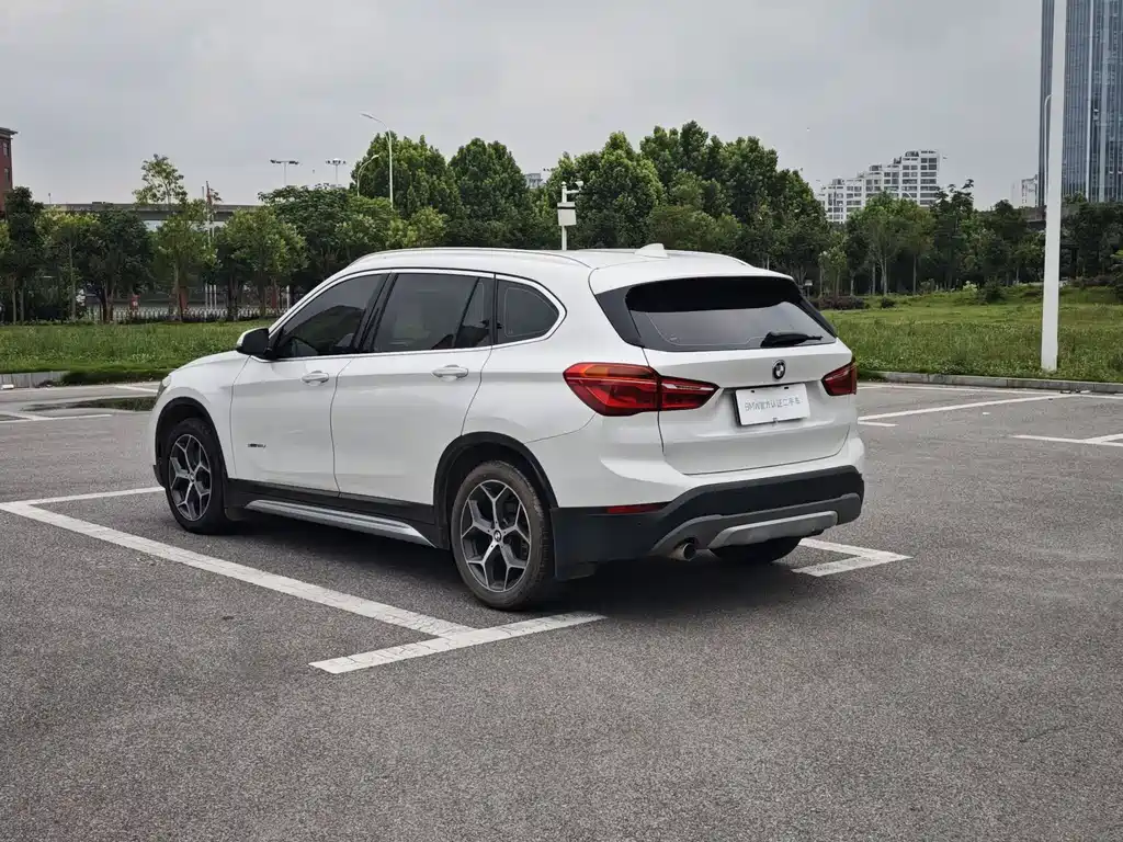 BMW X1 2018 — фото 14