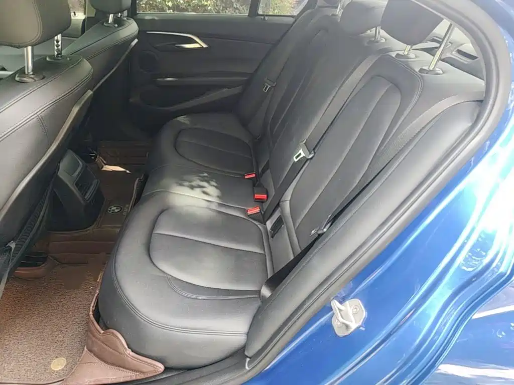BMW 1 Series 2017 — фото 17