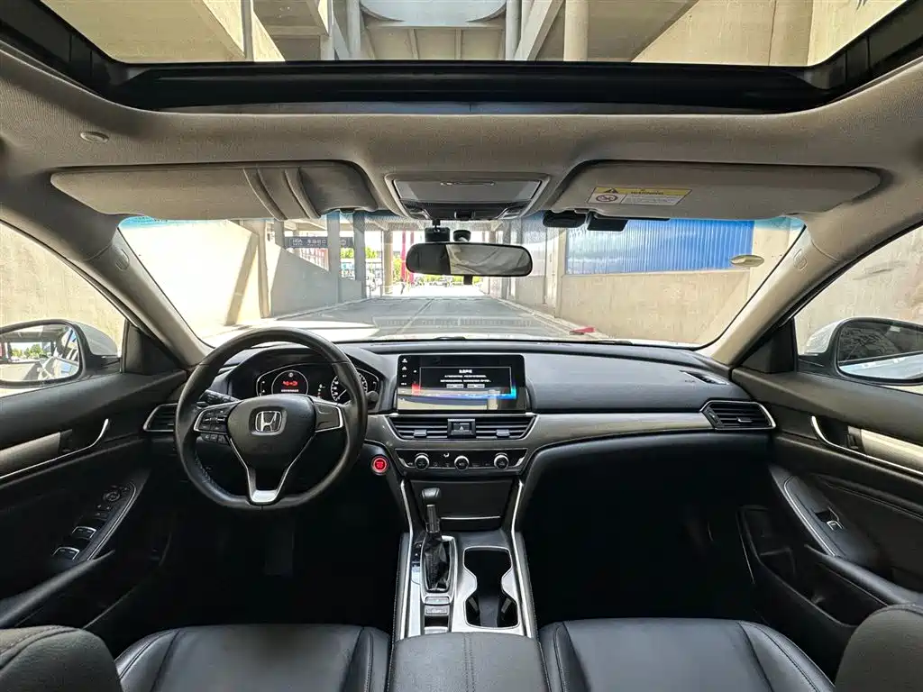 Honda Accord 2022 — фото 11