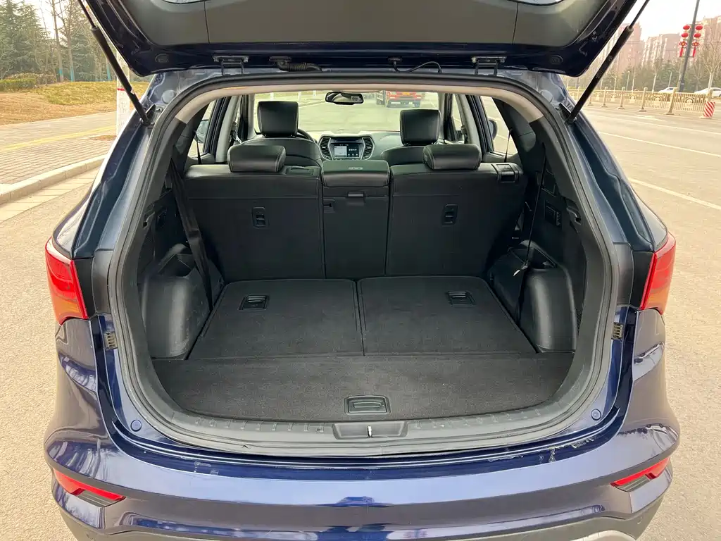 Hyundai Santa Fe 2017 — фото 18