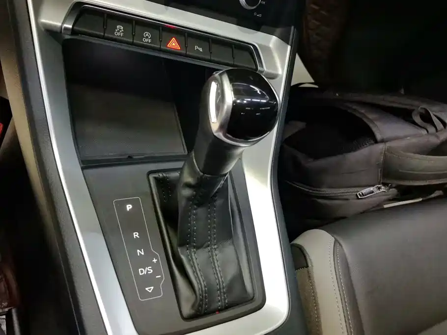 Audi Q3 2021 — фото 16