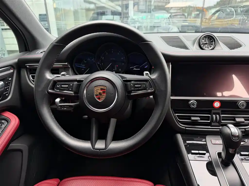 Porsche Macan 2025 — фото 13