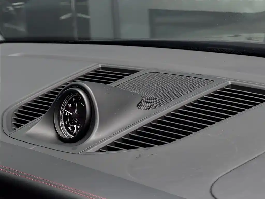 Porsche Macan 2025 — фото 15
