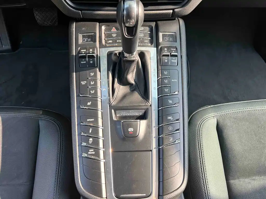 Porsche Macan 2019 — фото 12