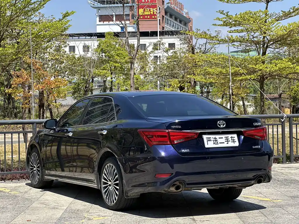 Toyota Crown 2018 — фото 7