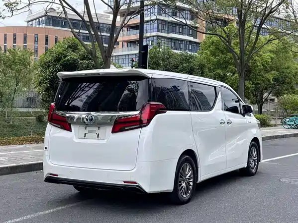 Toyota Alphard 2021