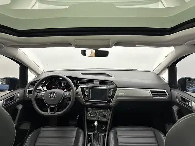 Volkswagen Touran 2018 — фото 9