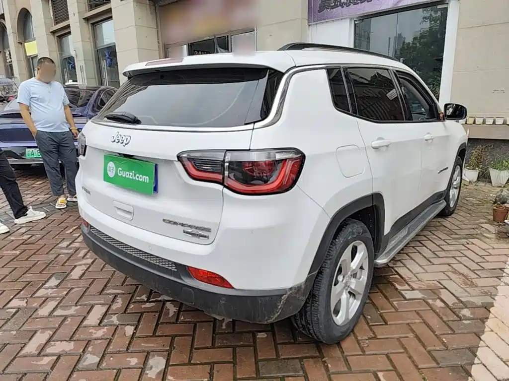 Jeep Compass 2018 — фото 7
