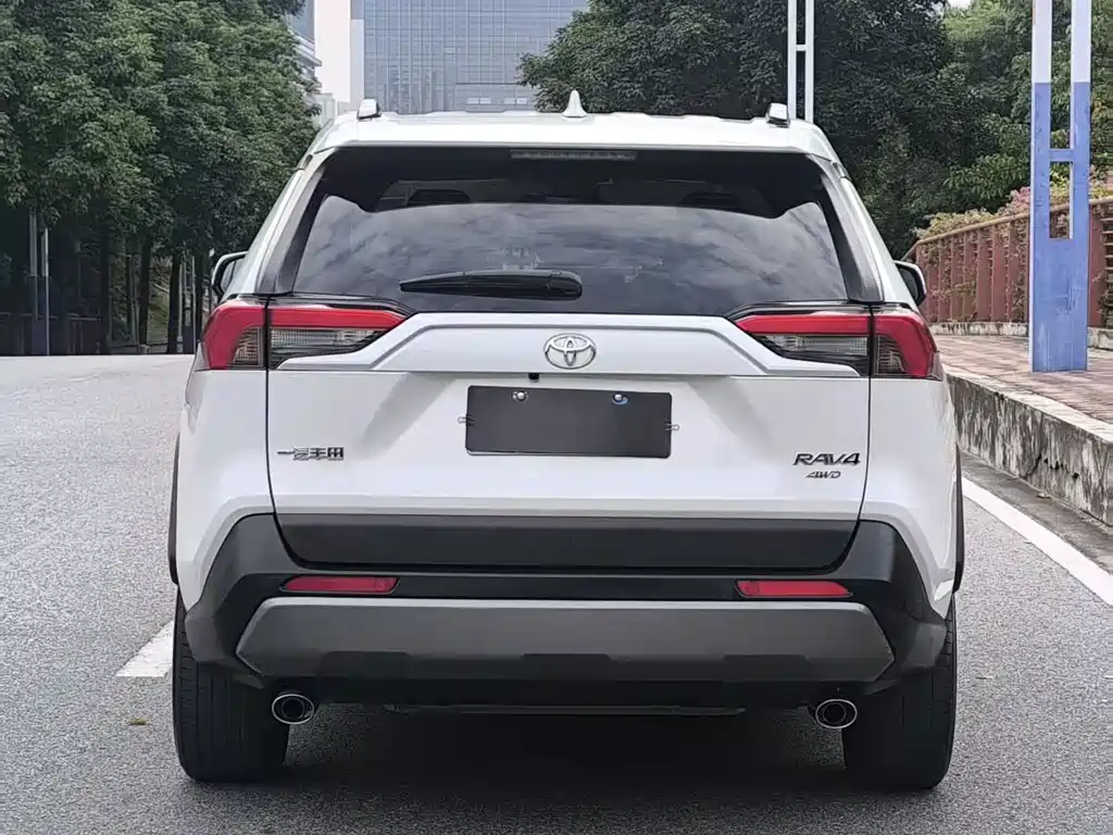 Toyota RAV4 2021 — фото 5