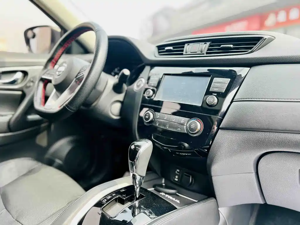 Nissan X-Trail 2018 — фото 11