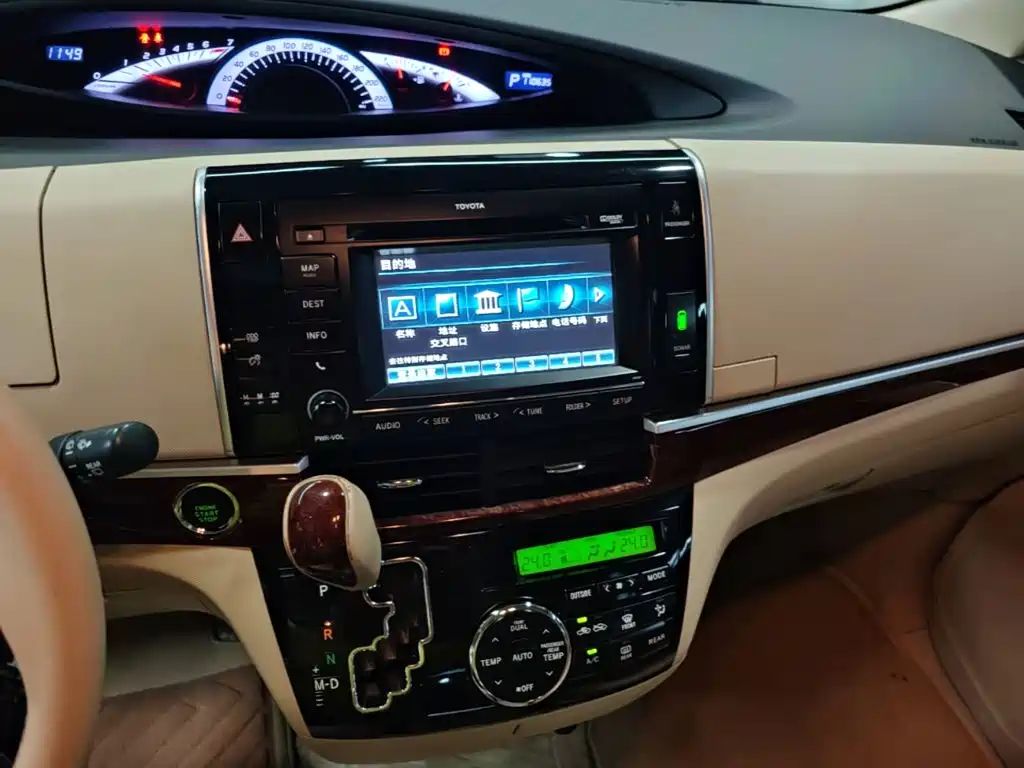 Toyota Previa 2018 — фото 13
