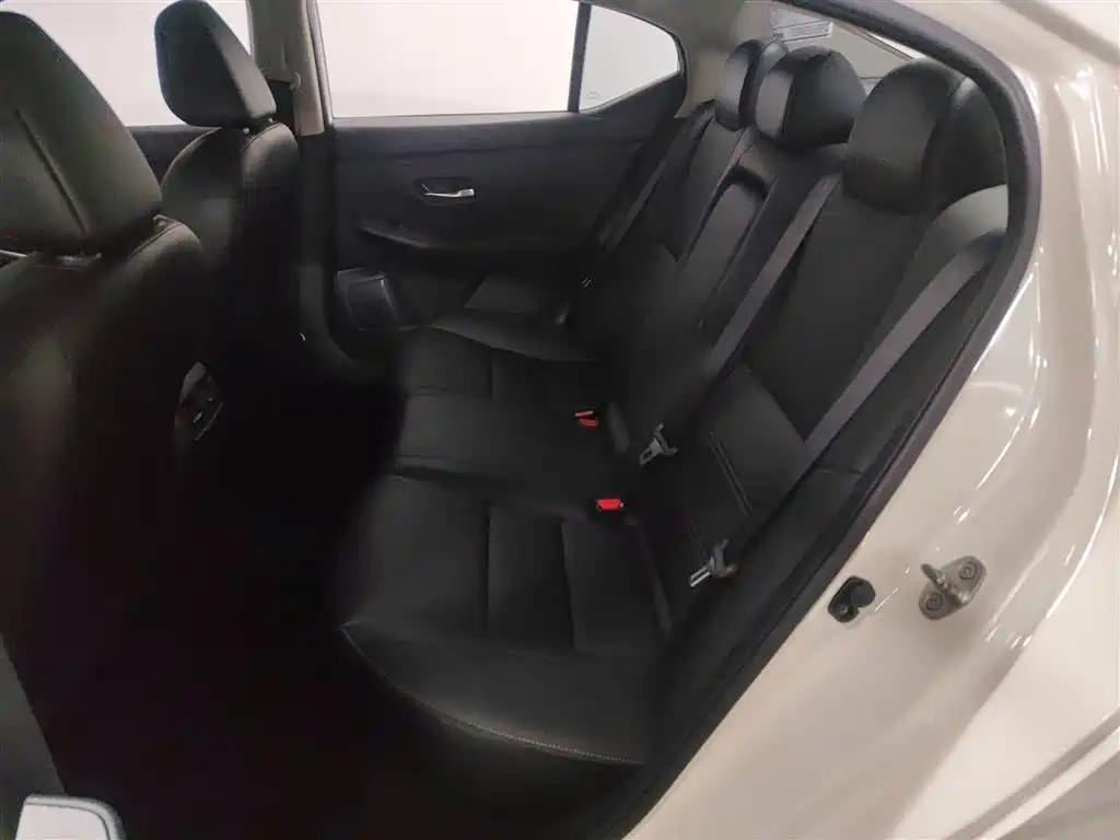 Nissan Sylphy 2020 — фото 16