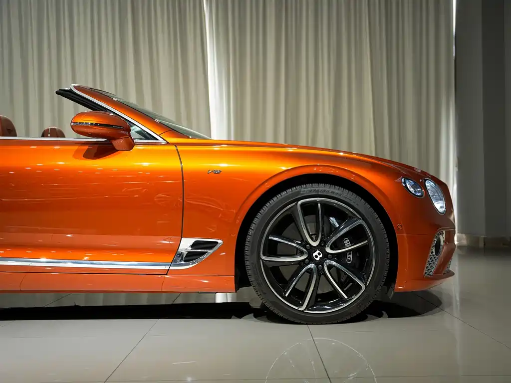 Bentley Continental 2022 — фото 14